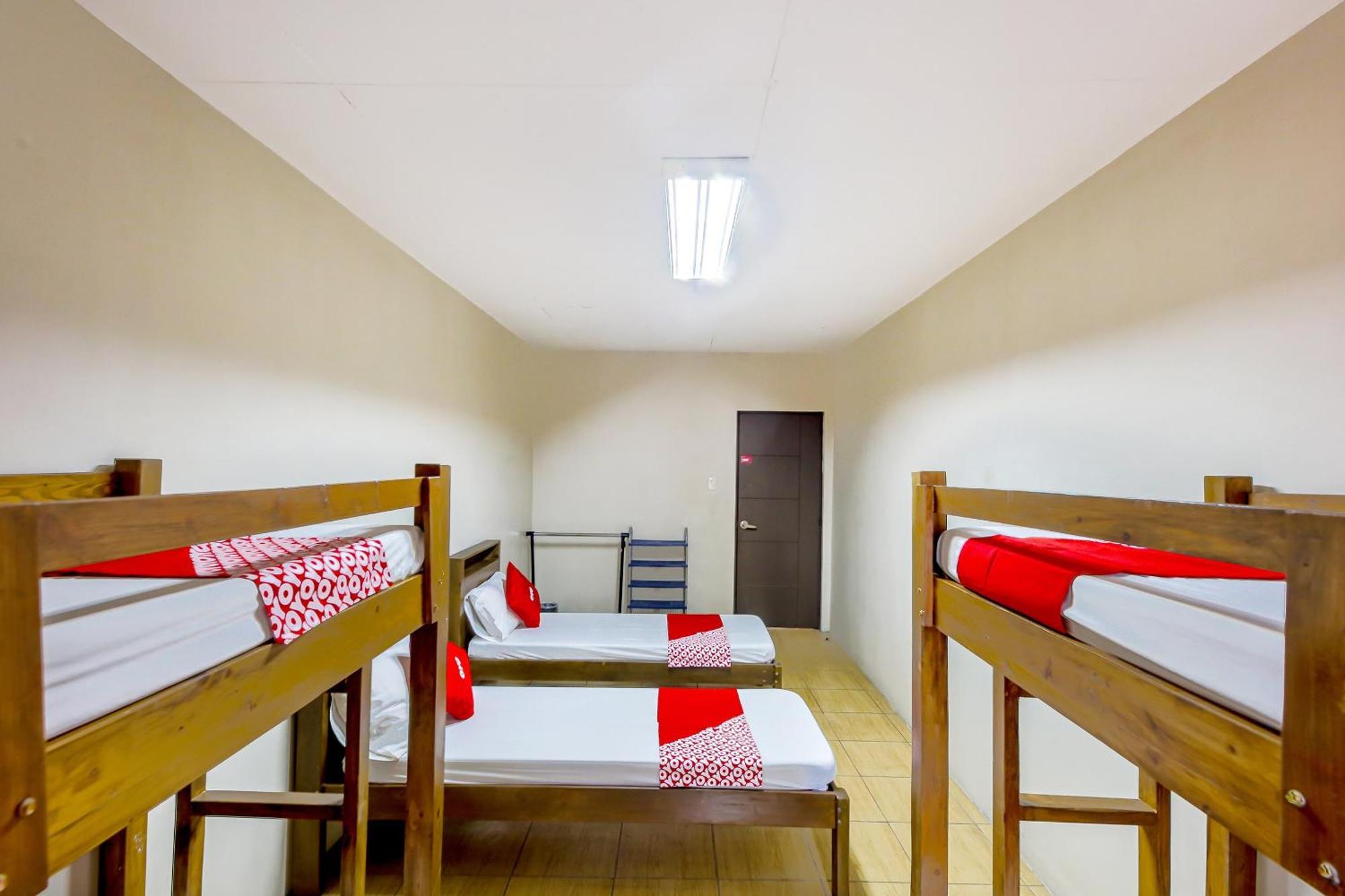 Metro Deluxe Residences Pasay Eksteriør bilde