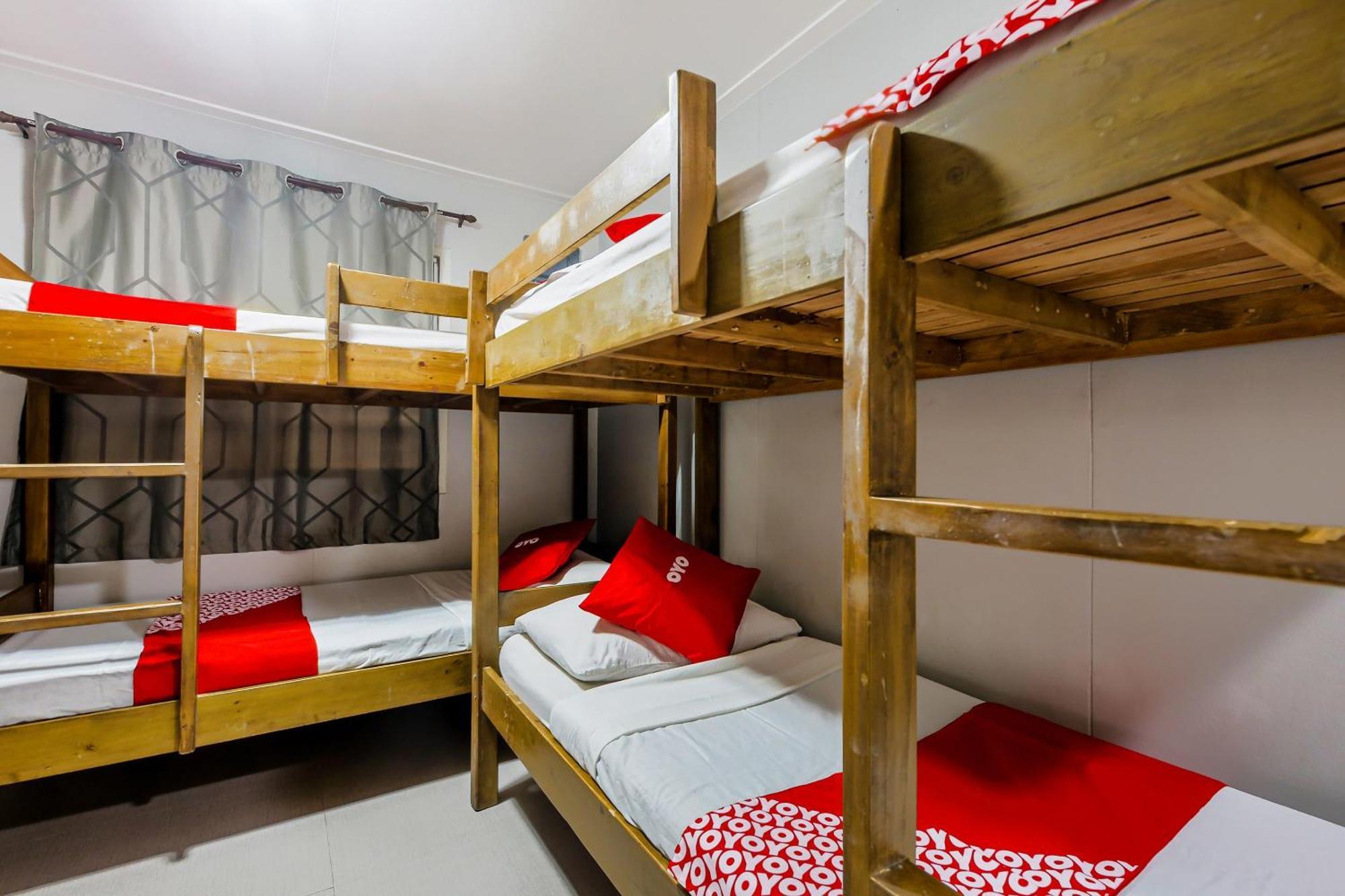 Metro Deluxe Residences Pasay Eksteriør bilde