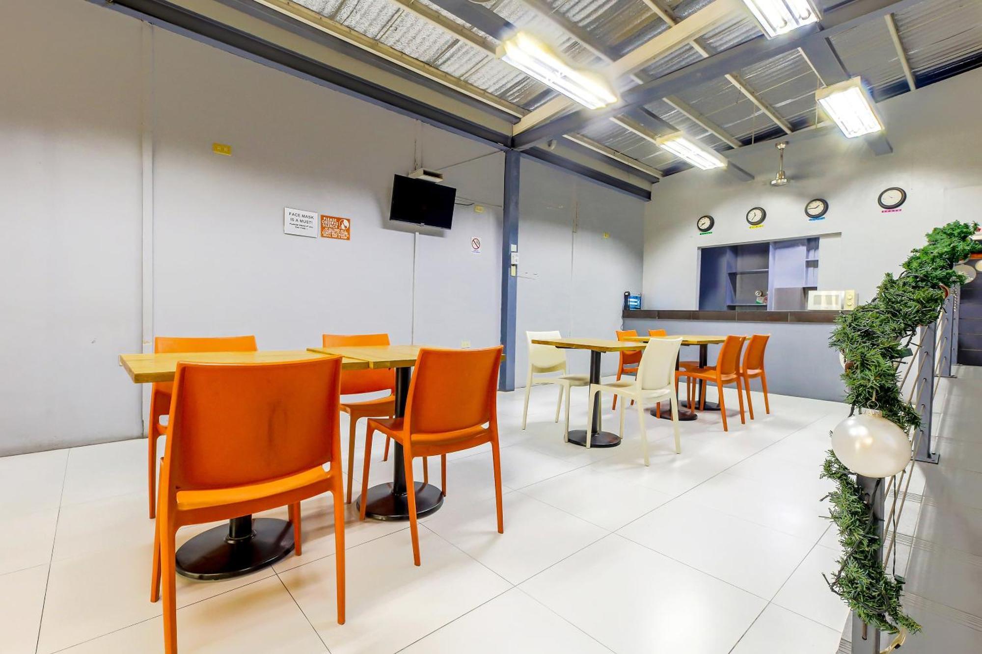 Metro Deluxe Residences Pasay Eksteriør bilde