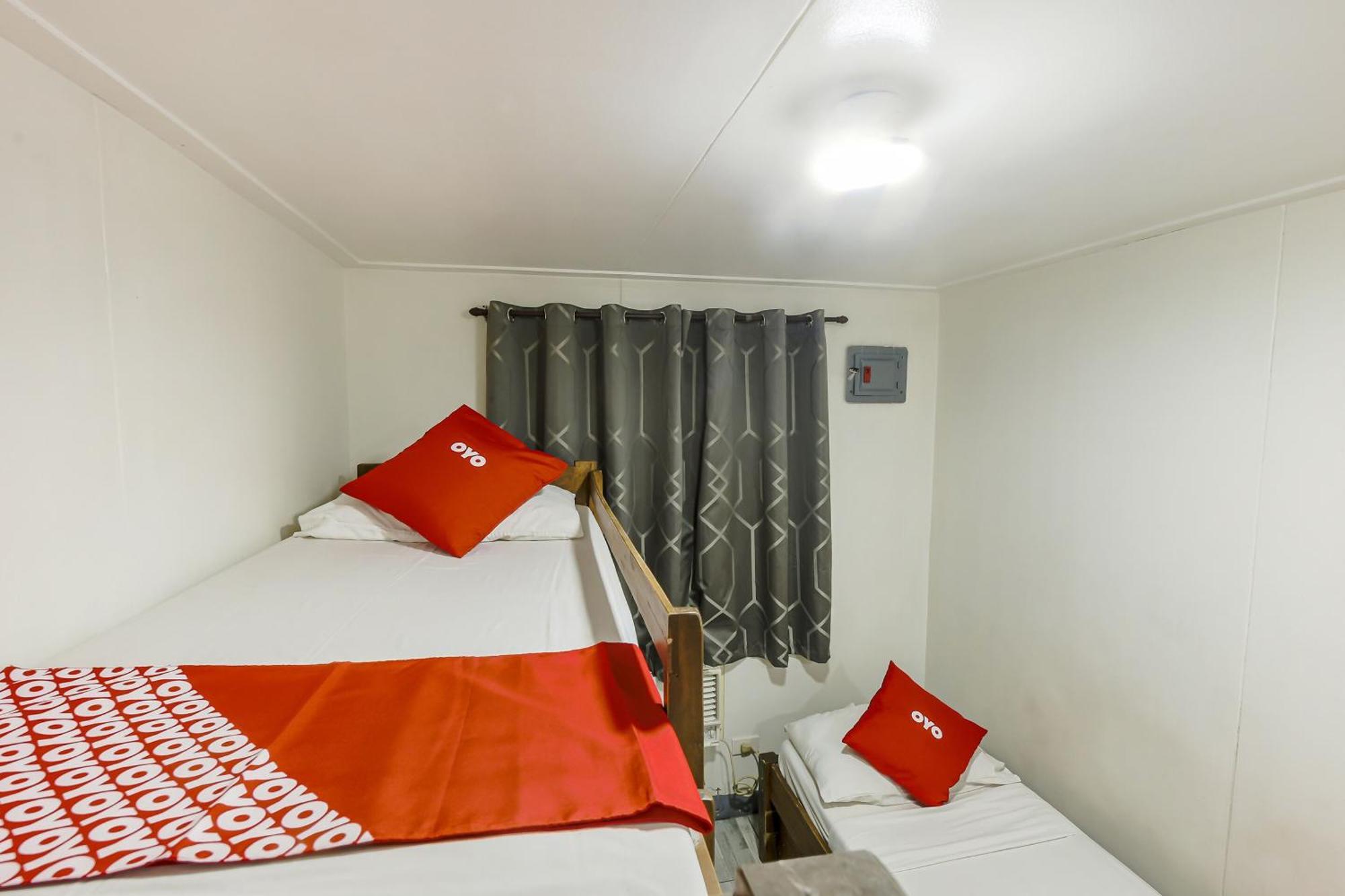 Metro Deluxe Residences Pasay Eksteriør bilde